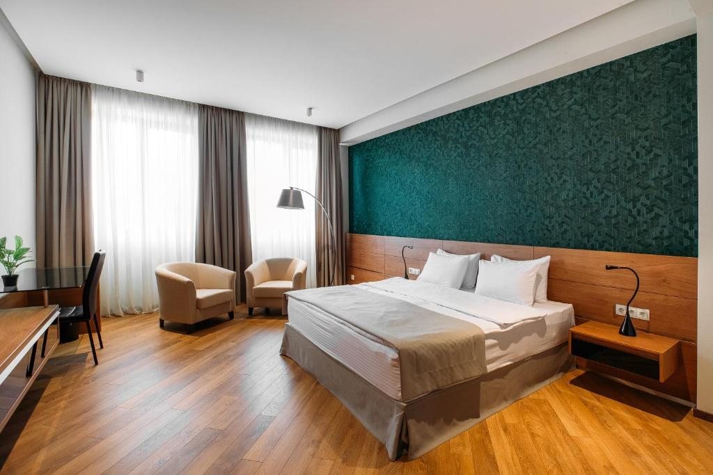 Двухместный (Улучшенный двухместный номер с 1 кроватью) отеля Hotel Tbilisi Tower, Тбилиси