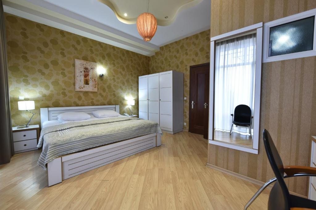 Двухместный (Двухместный номер Делюкс с 1 кроватью или 2 отдельными кроватями) отеля Irmeni Hotel, Тбилиси