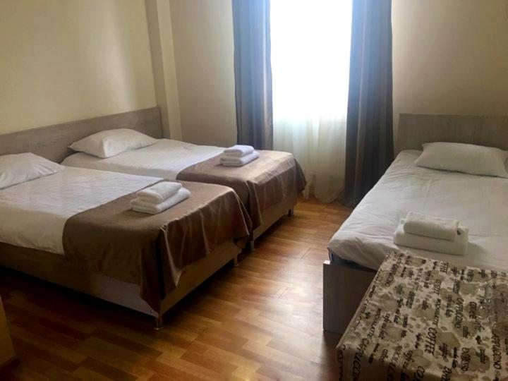 Трехместный (Стандартный трехместный номер) отеля Boho Stay Hotel, Тбилиси