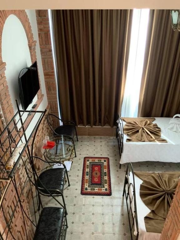 Двухместный (Двухместный номер с 2 отдельными кроватями и террасой) отеля Hotel Janashia, Тбилиси