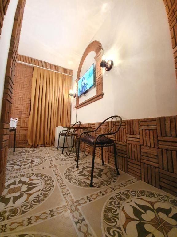 Двухместный (Двухместный номер Делюкс с 1 кроватью и видом на замок) отеля Hotel Janashia, Тбилиси