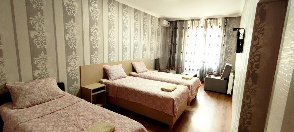 Трехместный (Классический трехместный номер) отеля hotel venus, Тбилиси