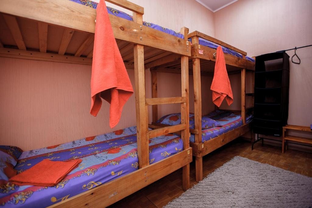 Номер (Кровать в общем номере с 4 кроватями) хостела Агат, Омск