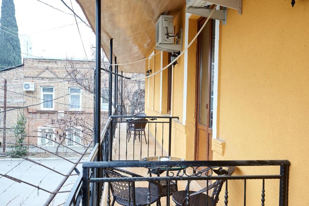 Двухместный (Двухместный номер с 1 кроватью и балконом) отеля Hotel Diadema, Тбилиси