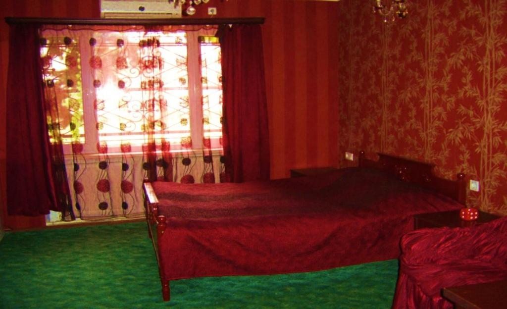 Двухместный (Двухместный номер с 1 кроватью или 2 отдельными кроватями и собственной ванной комнатой) отеля Hotel Lilo near Airport, Тбилиси