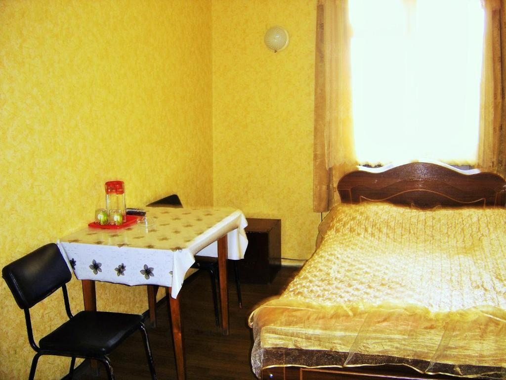 Двухместный (Двухместный номер с 1 кроватью и общей ванной комнатой) отеля Hotel Lilo near Airport, Тбилиси