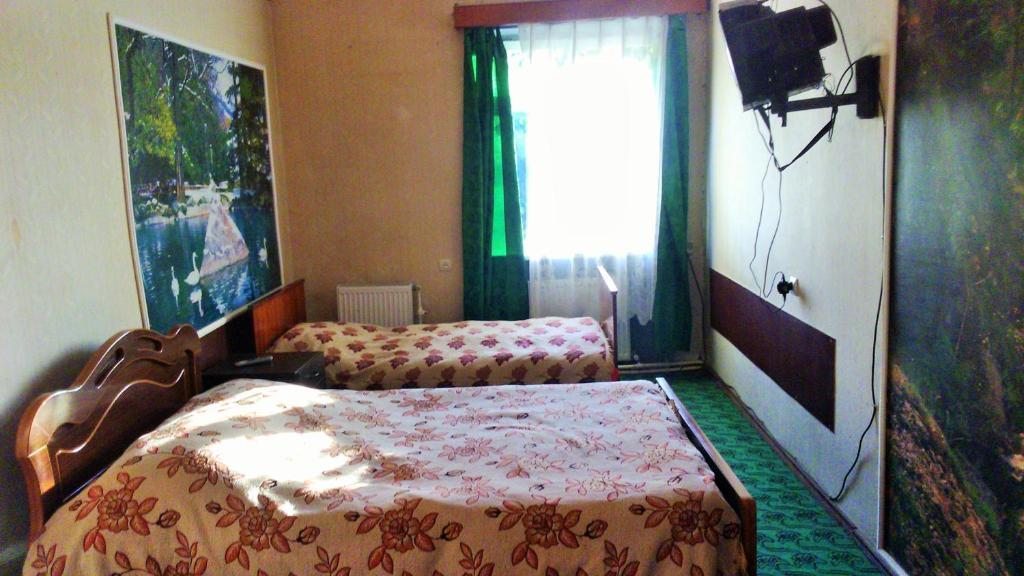 Двухместный (Двухместный номер с 2 отдельными кроватями и общей ванной комнатой) отеля Hotel Lilo near Airport, Тбилиси