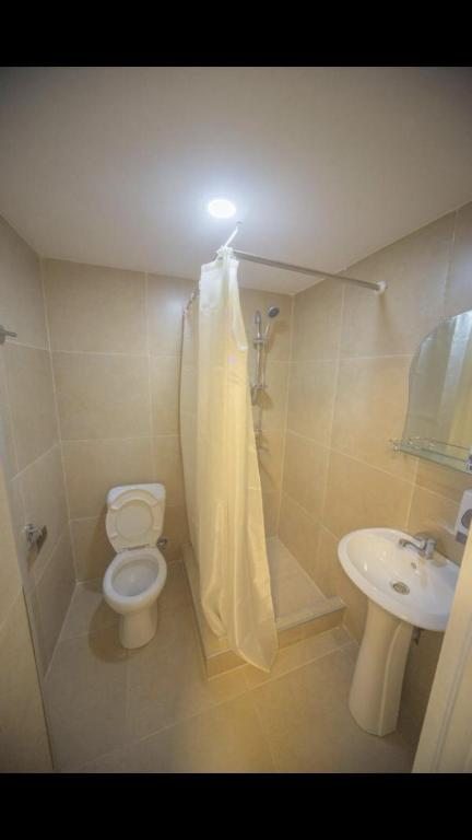 Двухместный (Стандартный двухместный номер с 2 отдельными кроватями и общей ванной комнатой) отеля Marani Hotel, Тбилиси