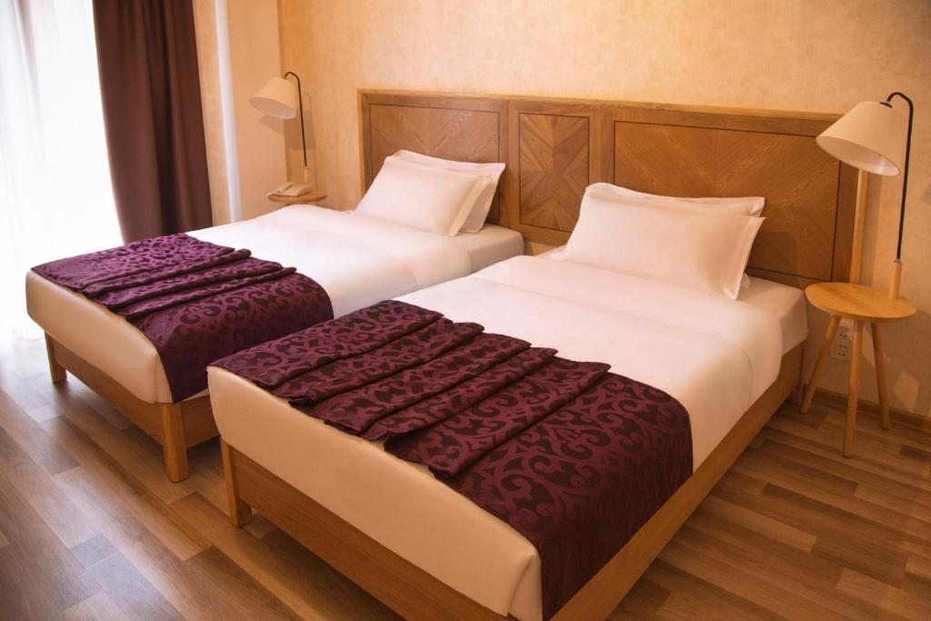 Двухместный (Стандартный двухместный номер с 2 отдельными кроватями) отеля Ornament Boutique Hotel, Тбилиси
