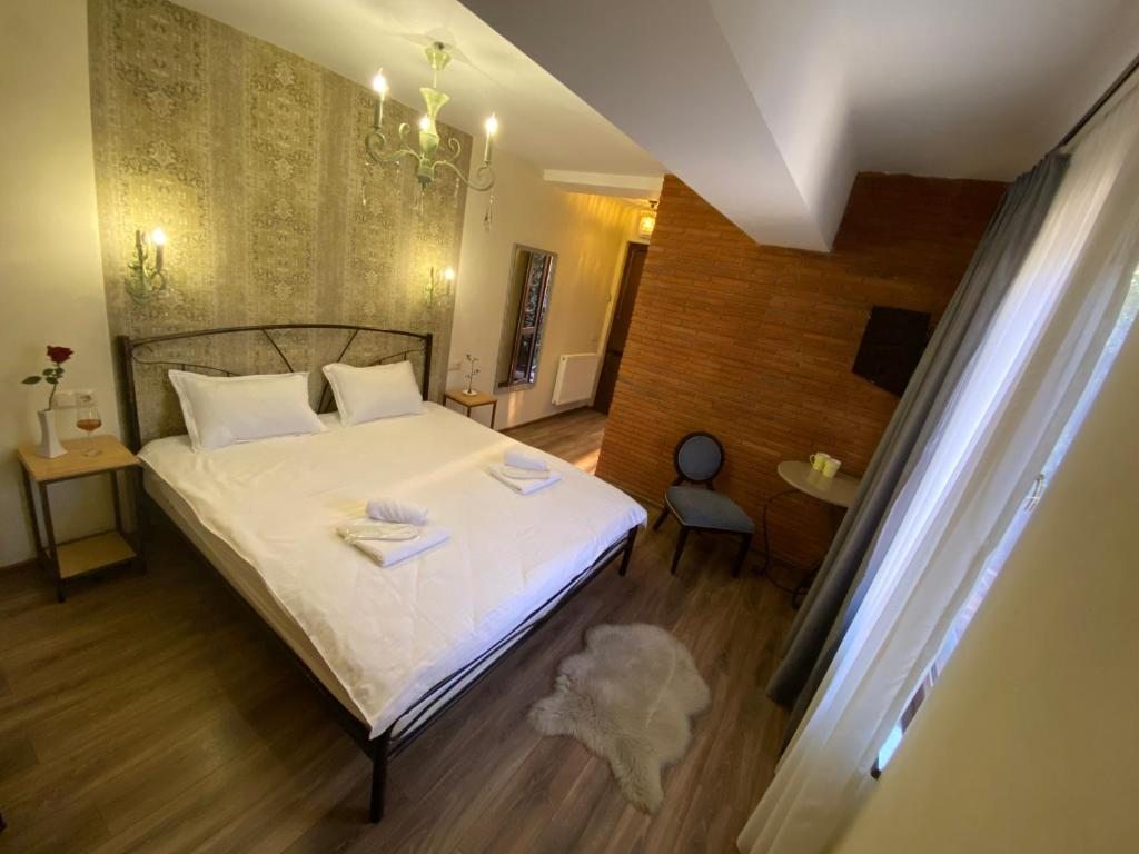 Двухместный (Двухместный номер с 1 кроватью и балконом) отеля Wine Hills, Тбилиси