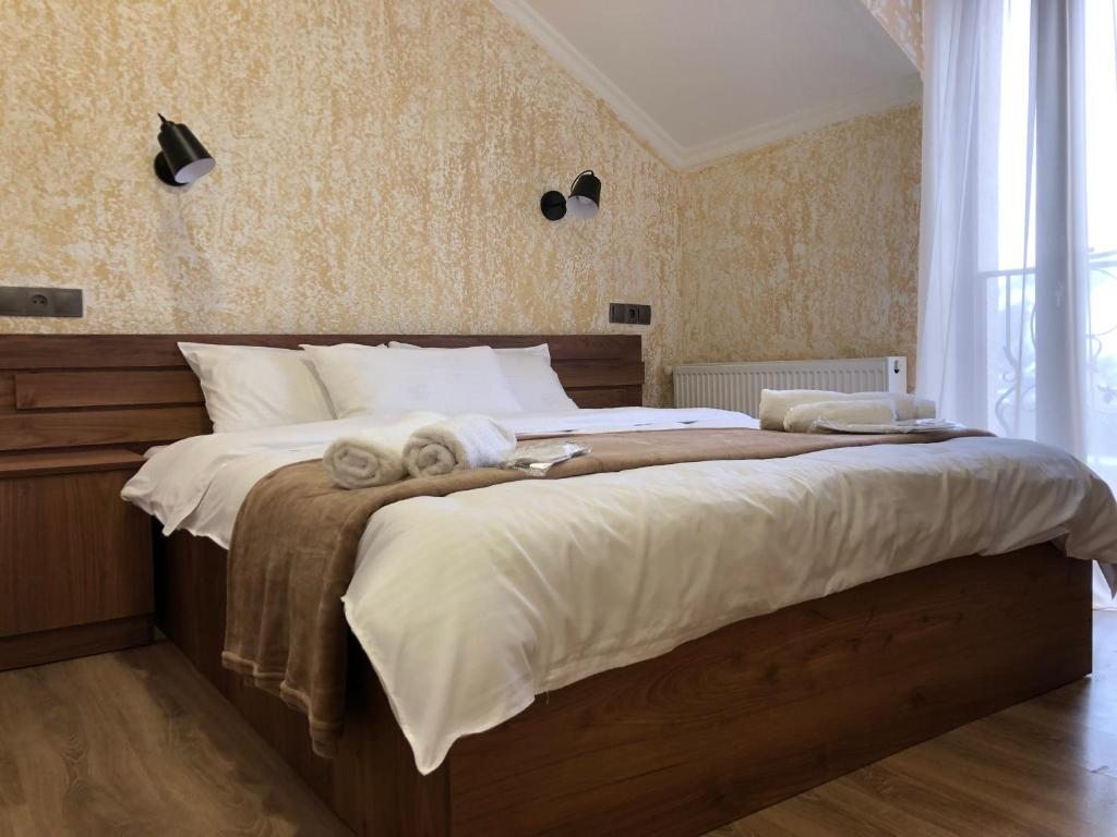 Двухместный (Двухместный номер с 1 кроватью или 2 отдельными кроватями, вид на горы) отеля Hotel Toliketi, Степанцминда