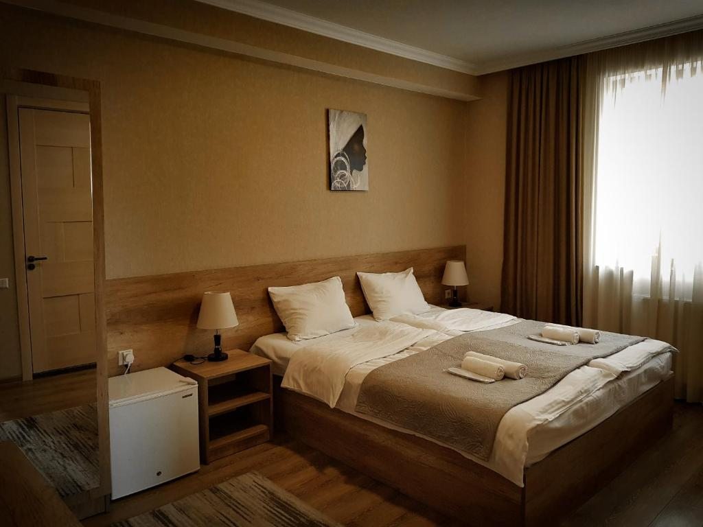 Двухместный (Двухместный номер с 1 кроватью и собственной ванной комнатой) отеля Sunshine Kazbegi, Степанцминда
