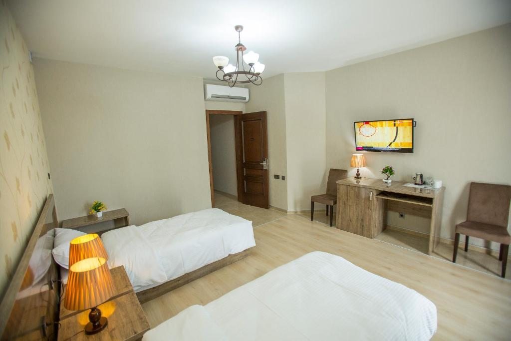 Ire palace батуми. Ire Palace 4 Батуми. Ire Palace Apartments Apartment (Батуми). Comfort Palace Батуми. Hotel Palace luqs Батуми.