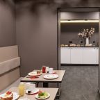 Континентальный завтрак, Отель Tesla