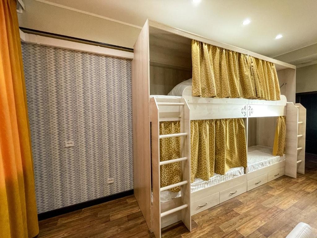 Номер (Кровать в общем номере для женщин с 4 кроватями) хостела Evergreen Hostel, Алматы