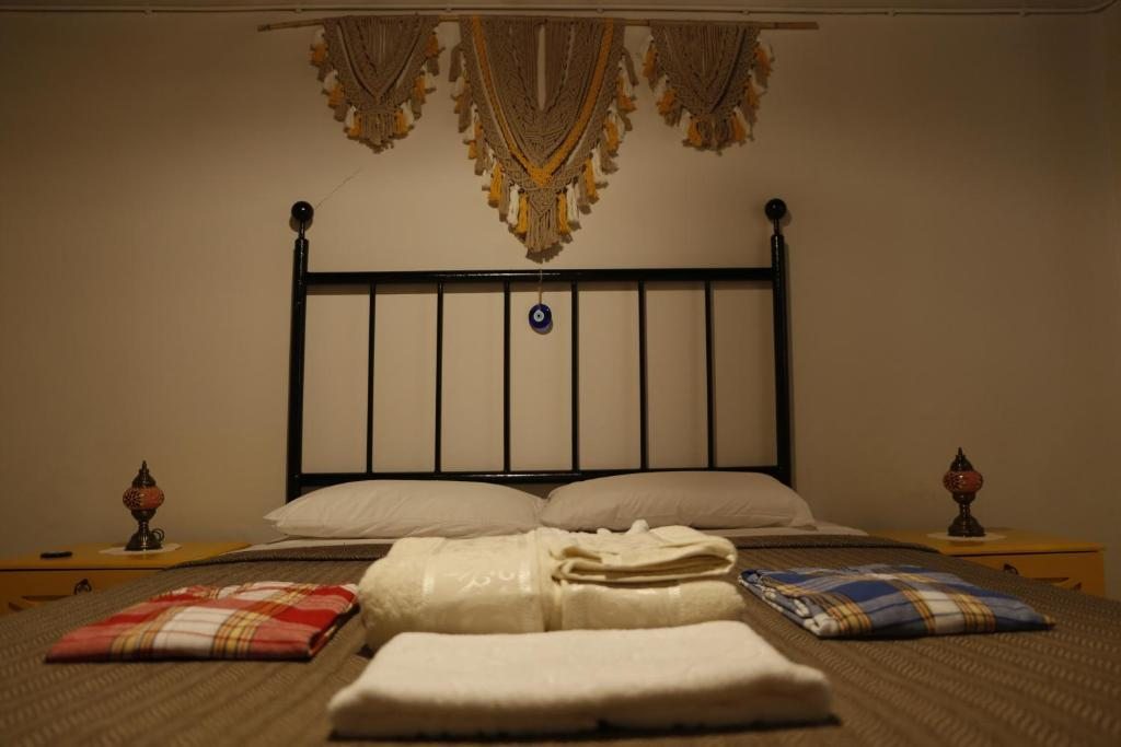 Двухместный (Улучшенный номер с кроватью размера «queen-size») отеля MEHMET ARİF BEY BOUTIQUE HOTEL, Анталия