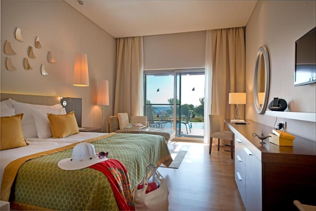 Двухместный (Двухместный номер с 1 кроватью и выходом к бассейну (только для гостей старше 16 лет)) отеля TUI SENSATORI Resort Barut Sorgun - Ultra All Inclusive, Сиде