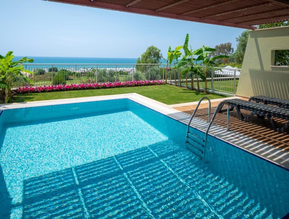 Lusso sorgun 5 отзывы. Барут Соргун Сиде Турция. Сенсатори Сиде Акра. Blue Sensatori Barut Sorgun. Akra Sorgun TUI Blue Sensatori 5*