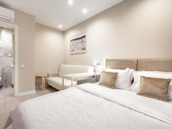 THE SUMMER SUITES, Шепси