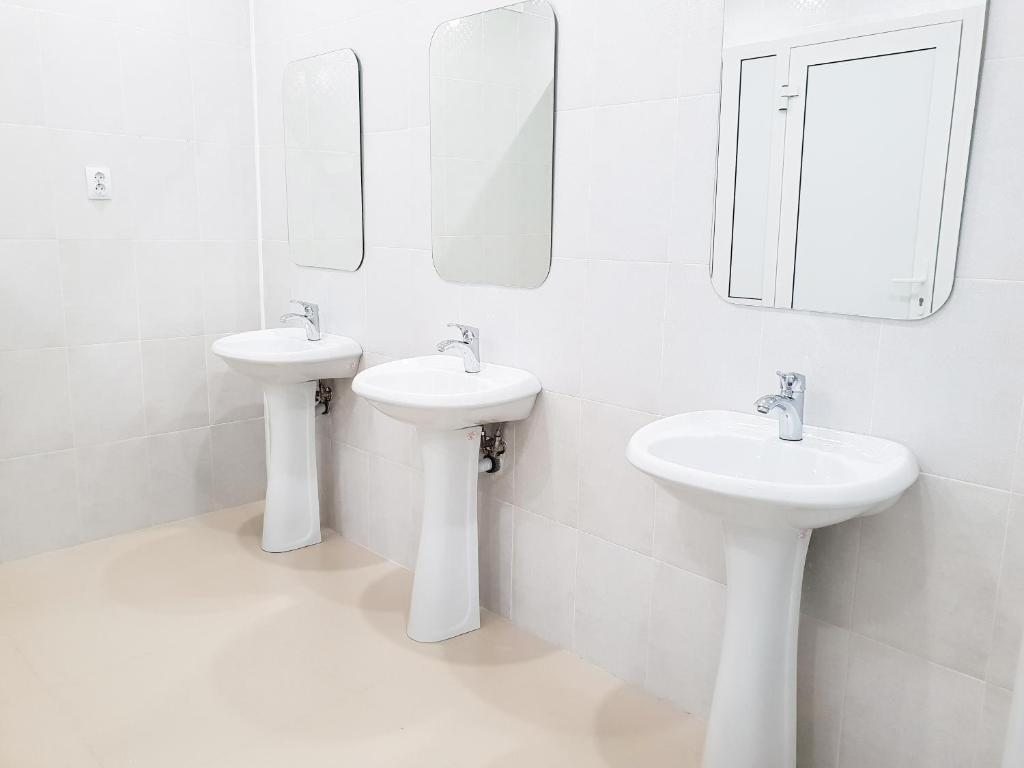 Номер (Общий номер для мужчин и женщин с 8 кроватями), Хостел Royal