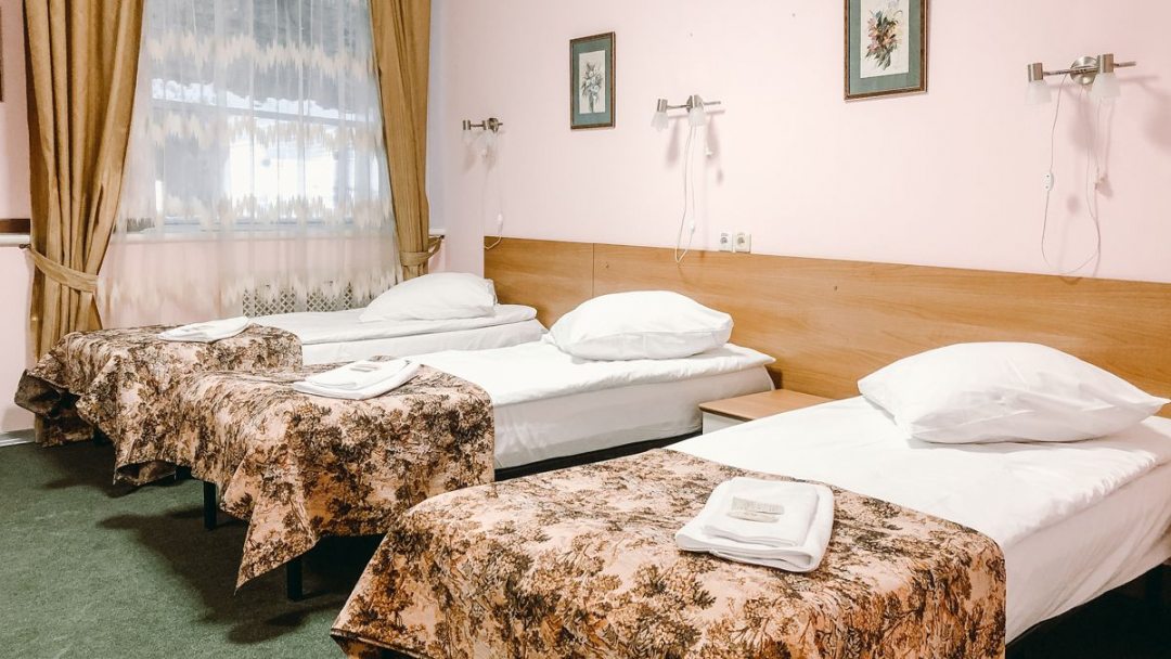 Трехместный (Кровать в общем мужском номере) гостиницы Smart Hotel КДО Самара