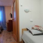 Трехместный (Двухкомнатный номер "комфорт), Мини-отель Брусника
