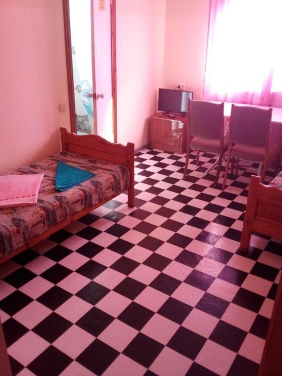 Двухместный (Бюджетный двухместный номер с 2 отдельными кроватями) гостевого дома Удача, Анапа