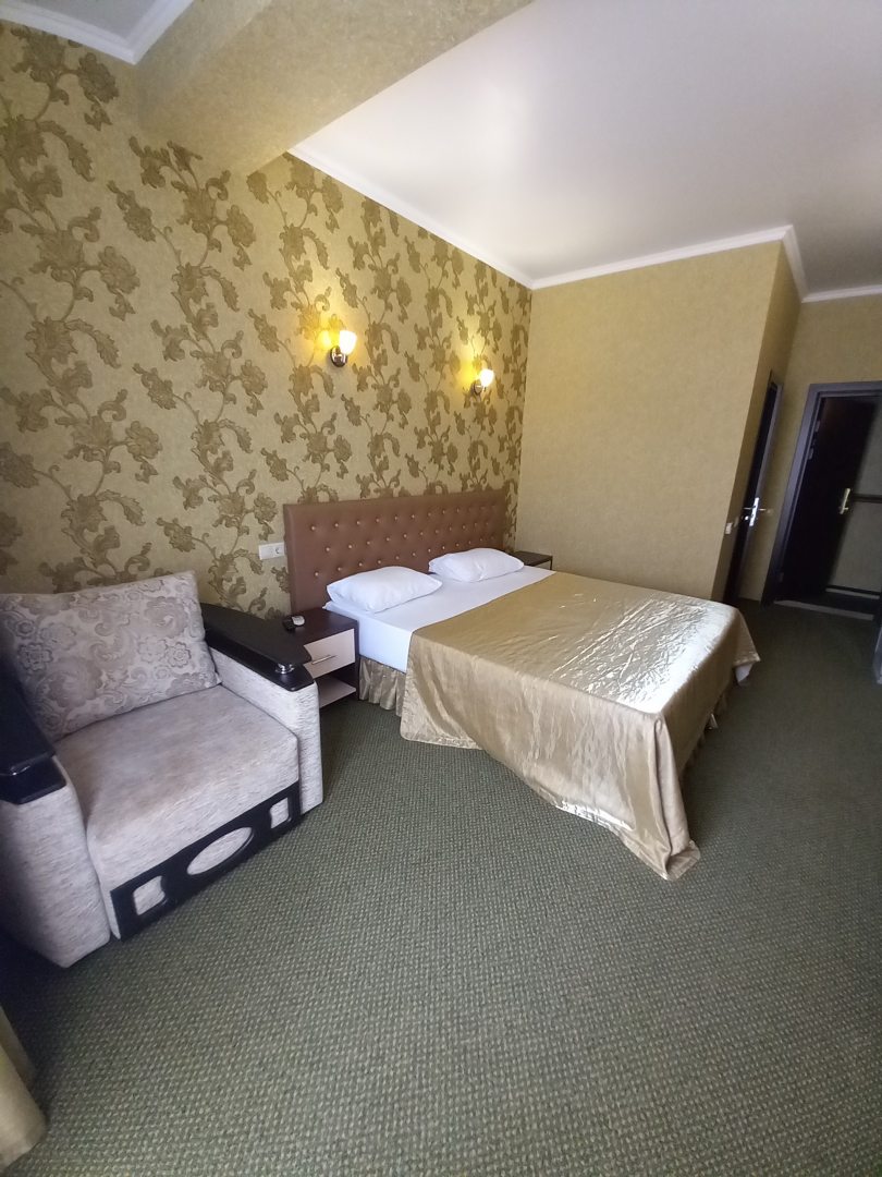 Трёхместный и более (3х местный комфорт) отеля Золотая Империя, Лазаревское