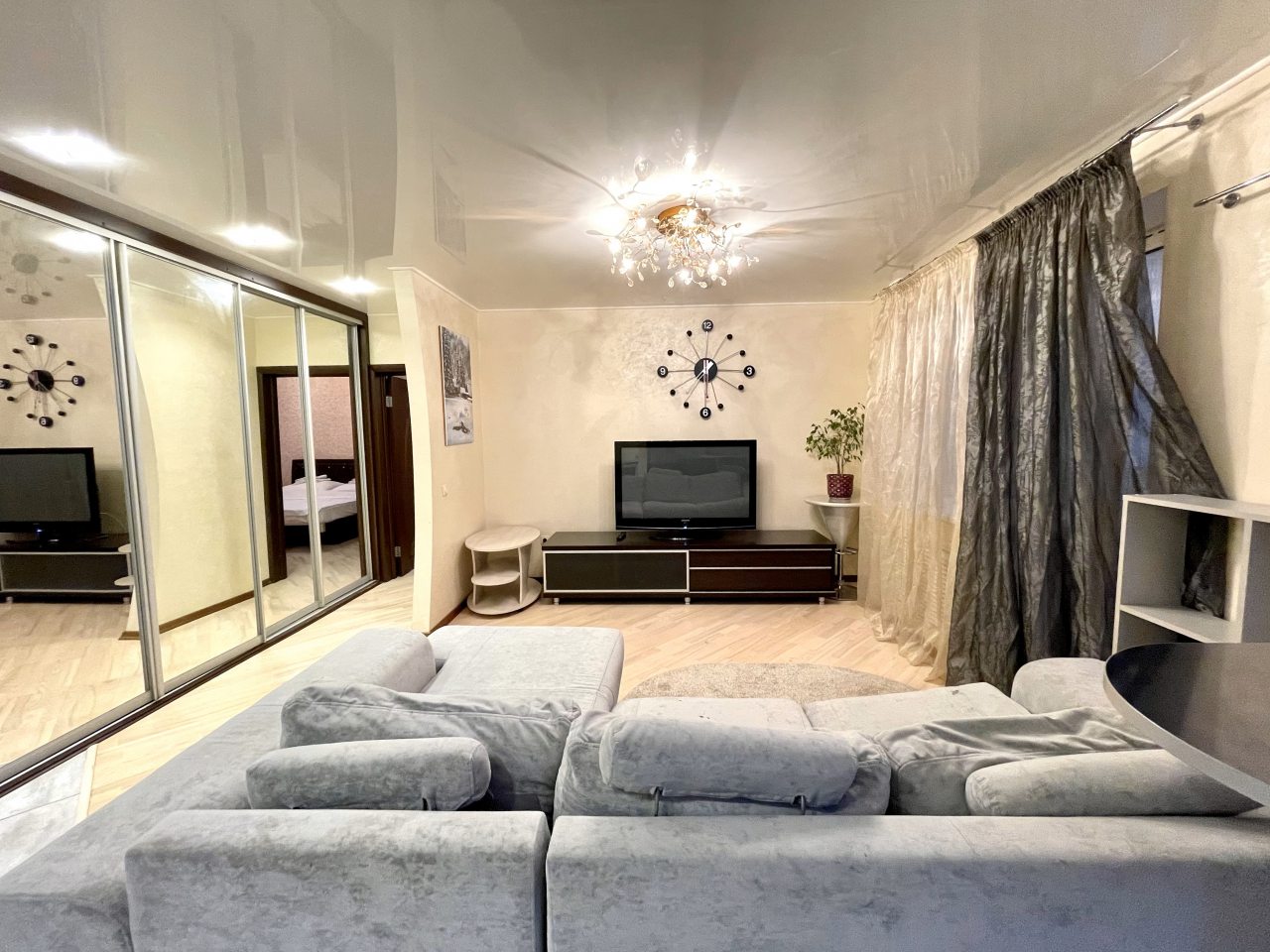 Апартаменты (Апартаменты 42), Апартаменты Flats-Line