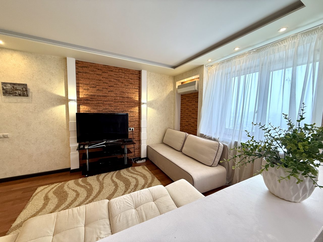 Апартаменты (Апартаменты 63), Апартаменты Flats-Line