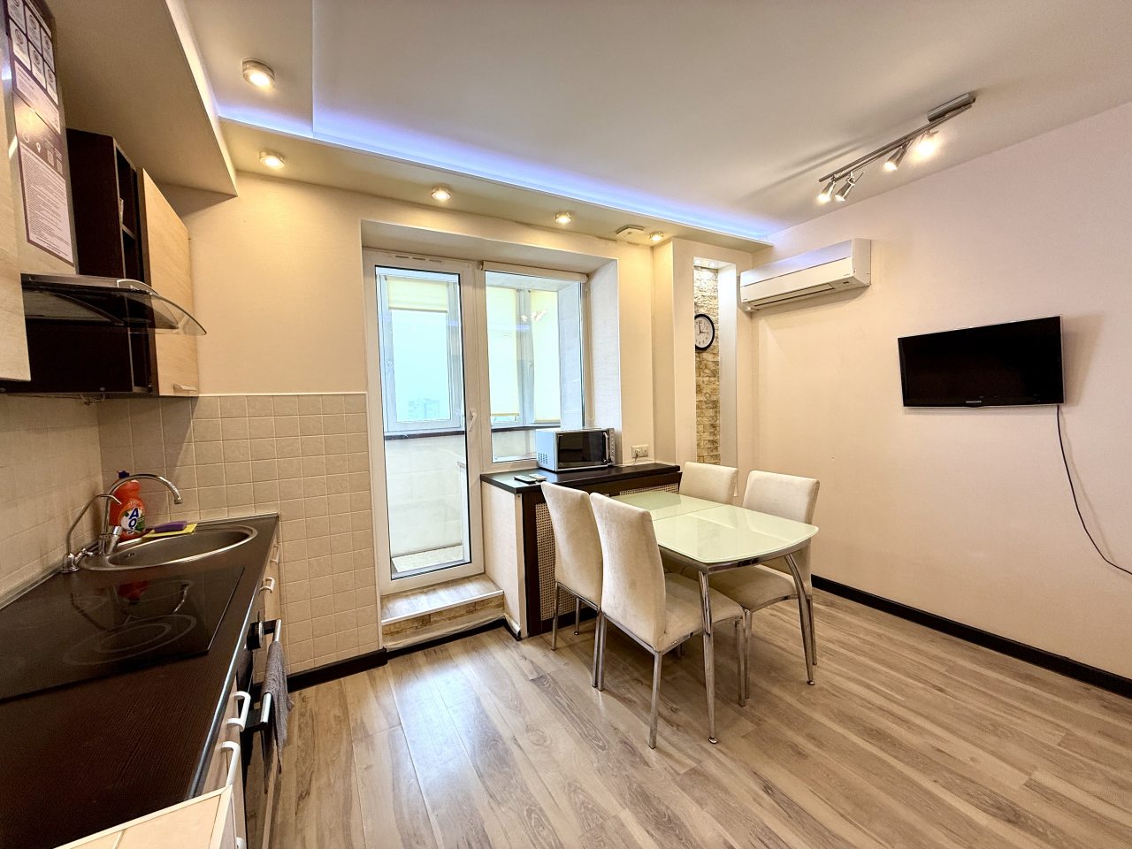 Апартаменты (Апартаменты 63), Апартаменты Flats-Line