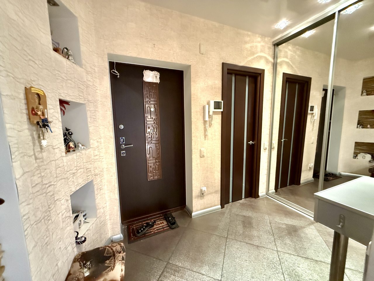 Апартаменты (Апартаменты 320), Апартаменты Flats-Line
