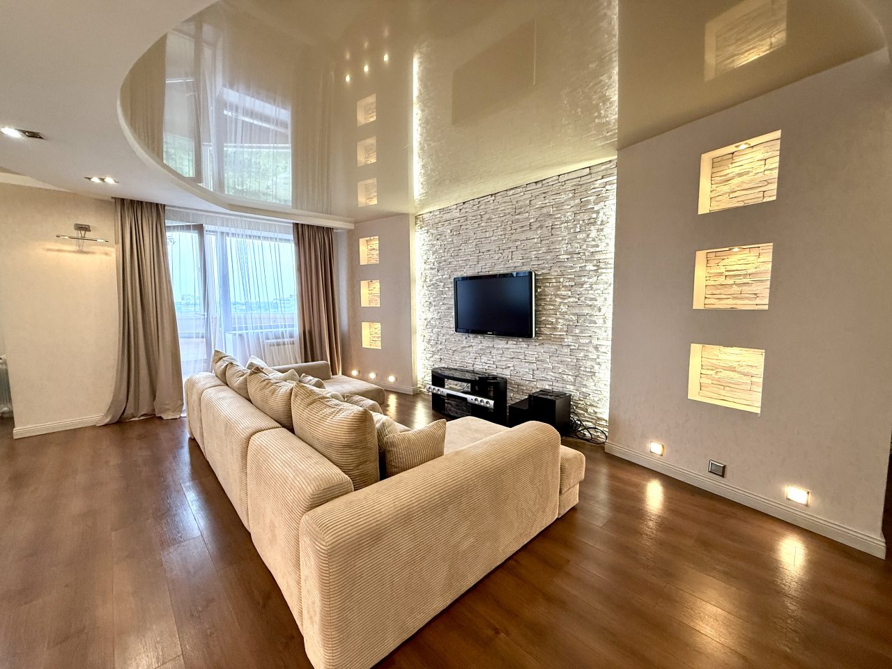 Апартаменты (Апартаменты 320), Апартаменты Flats-Line