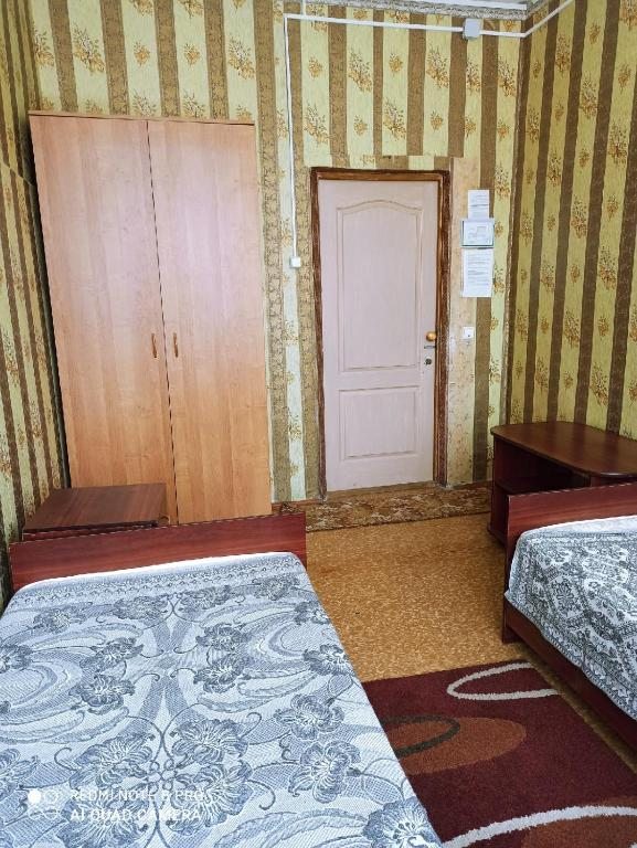 Двухместный (Бюджетный двухместный номер с 2 отдельными кроватями) хостела Юность, Брянск