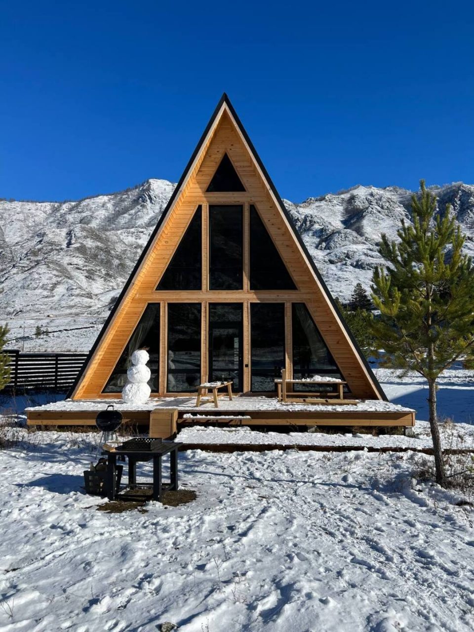 Трёхместный и более (Гранд Шале две  спальнями вид на горы), Глэмпинг Айвенго