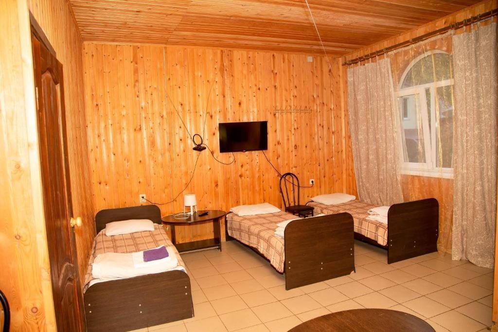 Номер (Кровать в общем номере для мужчин) гостевого дома Калинка, Красная Поляна