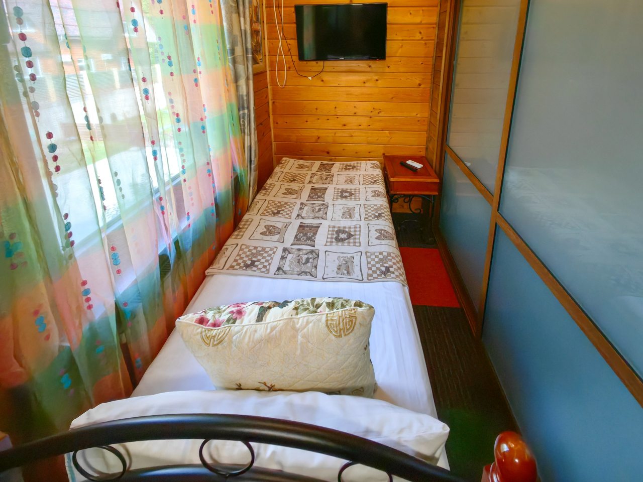 Одноместная комната с видом на горы