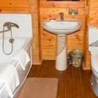 Комфортная трёхместная комната с видом на горы