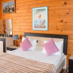 Трёхместный и более (Комфортная трёхместная комната с видом на горы), Гостевой дом АРТ Ковчег