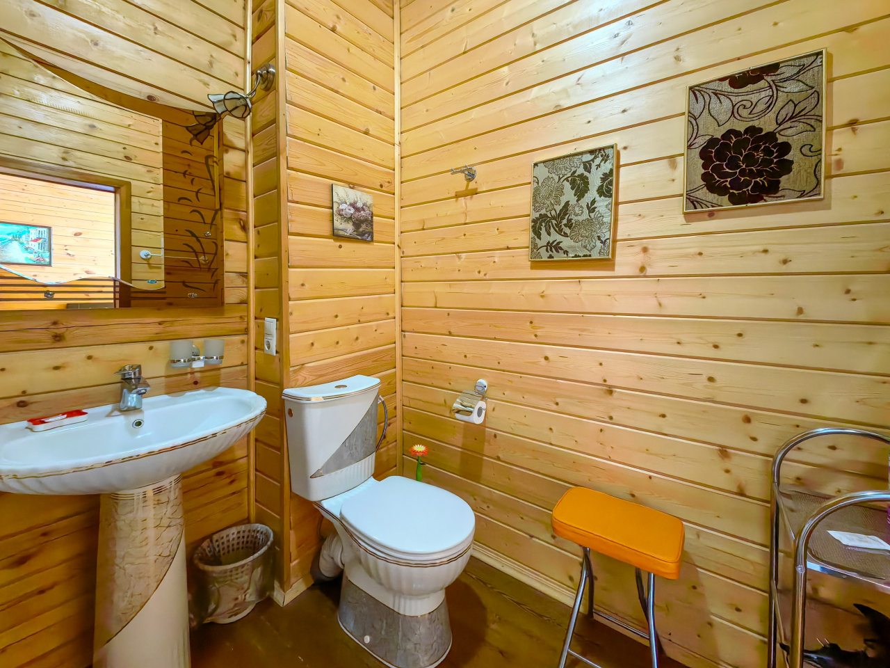 Трёхместный и более (Комфортная трёхместная комната с видом на горы), Гостевой дом АРТ Ковчег