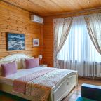 Семейная комната с видом на горы