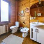 Семейная комната с видом на горы