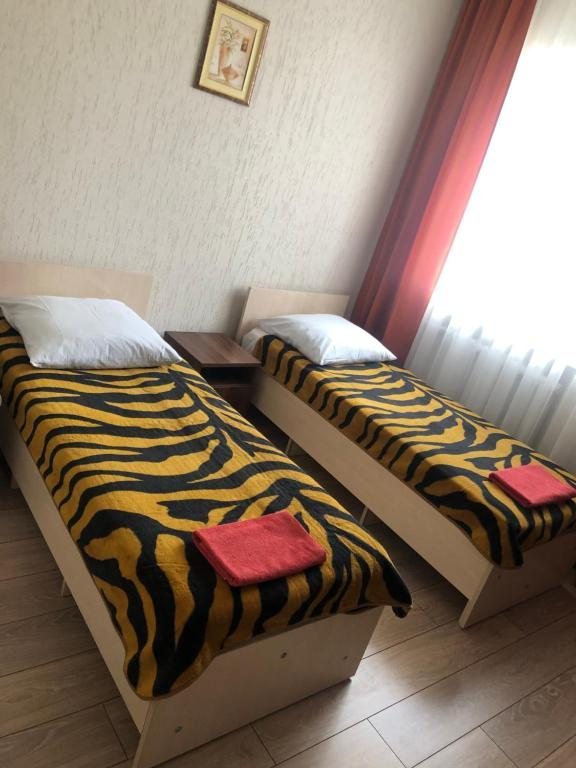 Двухместный (Двухместный номер с 2 отдельными кроватями и ванной комнатой) хостела Шевченко, Таганрог