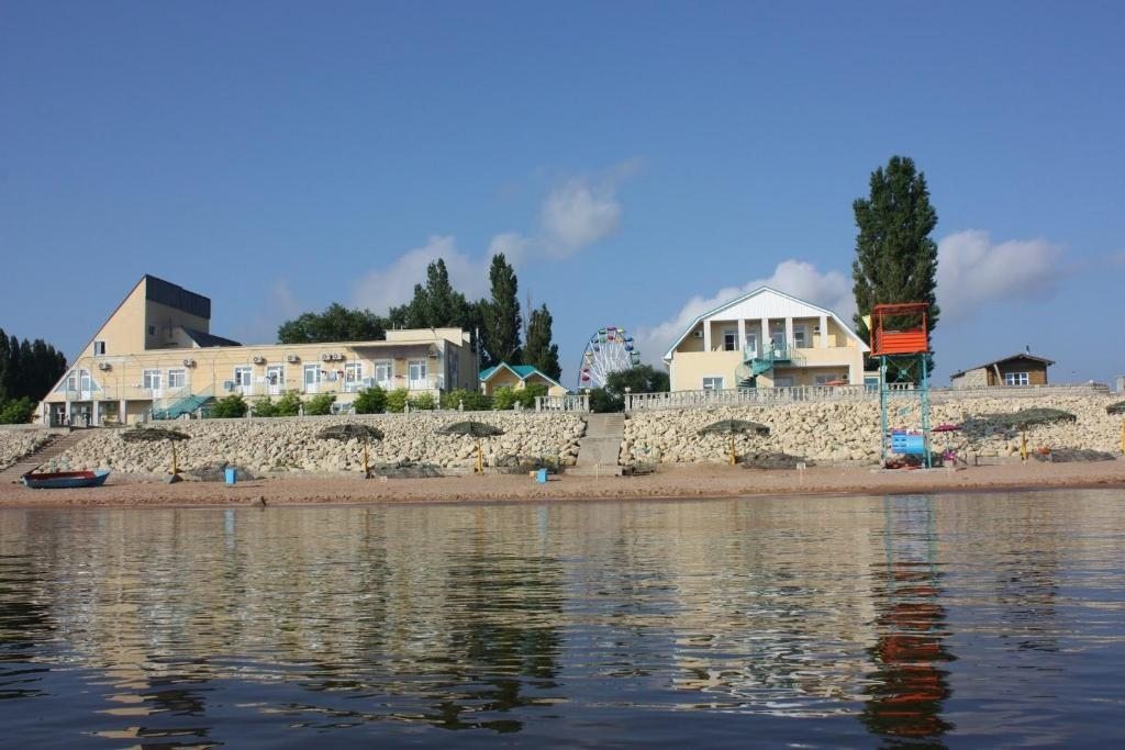 Гостиничный комплекс ИСКРА, Кучугуры