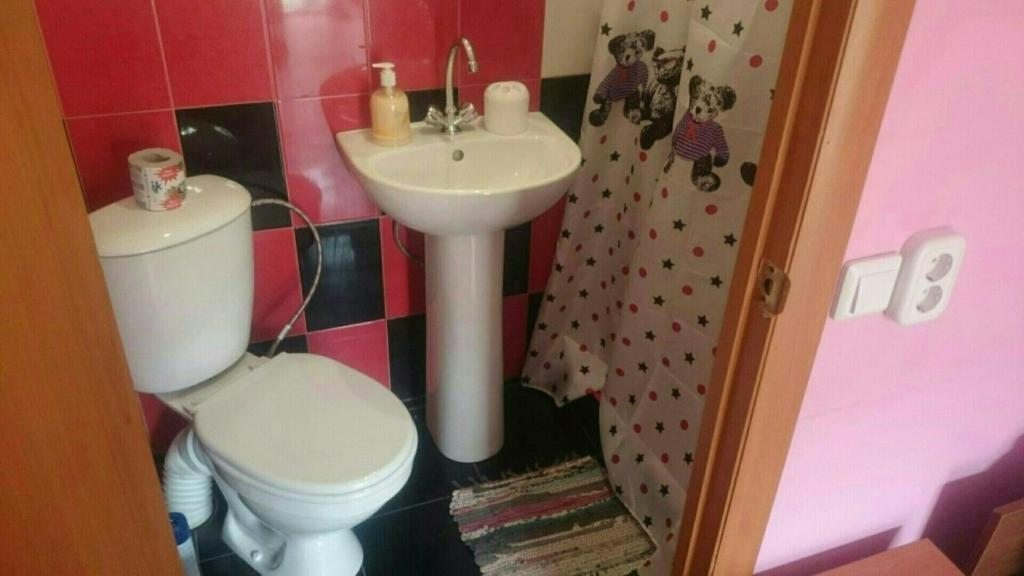 Четырехместный (Четырехместный номер с ванной комнатой) гостевого дома у Олеси, Кучугуры