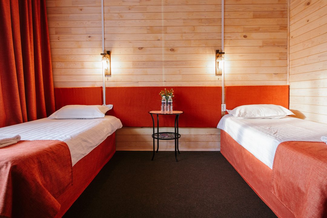 Двухместный (Двухместный номер с 1 кроватью или 2 отдельными кроватями и собственной ванной комнатой) отеля Звезда Кочевника, Хужир