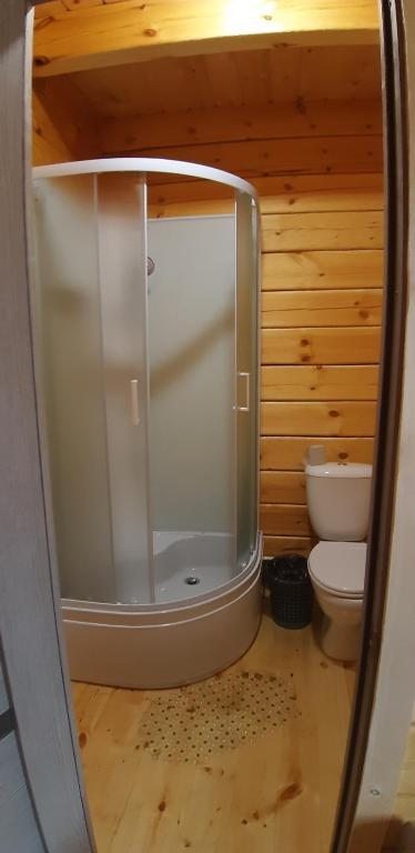 Трехместный (Трехместный номер с собственной ванной комнатой) гостевого дома У Михалыча, Хужир