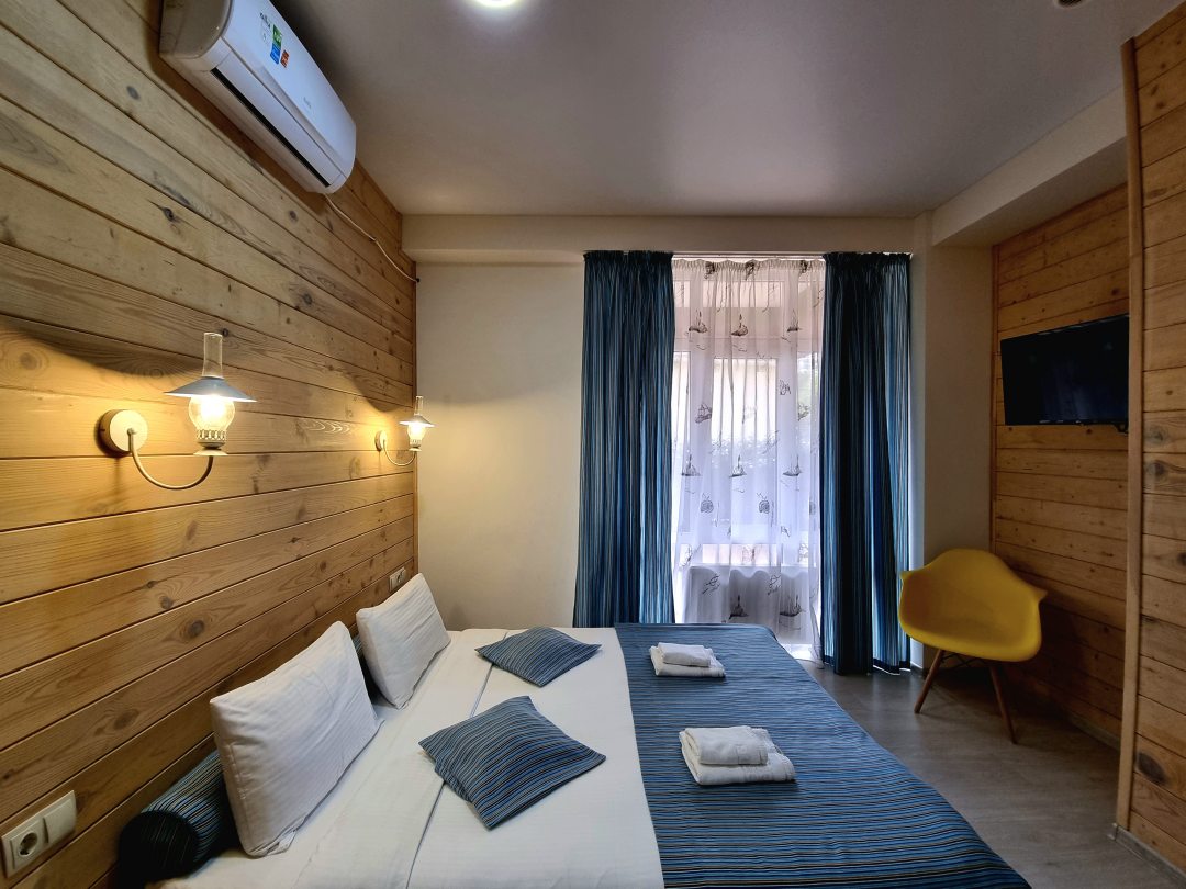 Двухместный (Стандарт без балкона с двуспальной кроватью) бутик-отеля AL Mare, Сочи
