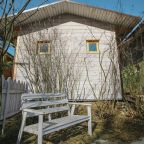 Шале (Париж, Весна, Нью-Йорк), Загородный отель Скоково Парк