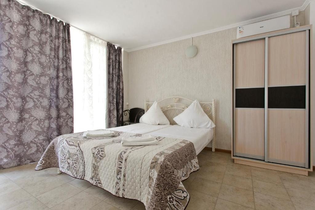 Двухместный (Двухместный номер Делюкс с 1 кроватью) гостевого дома Villa Harmonia, Витязево